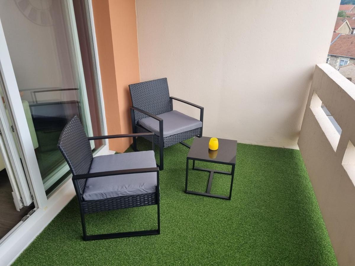 Bel appartement 2 chambres ,résidence privée Givet Extérieur photo